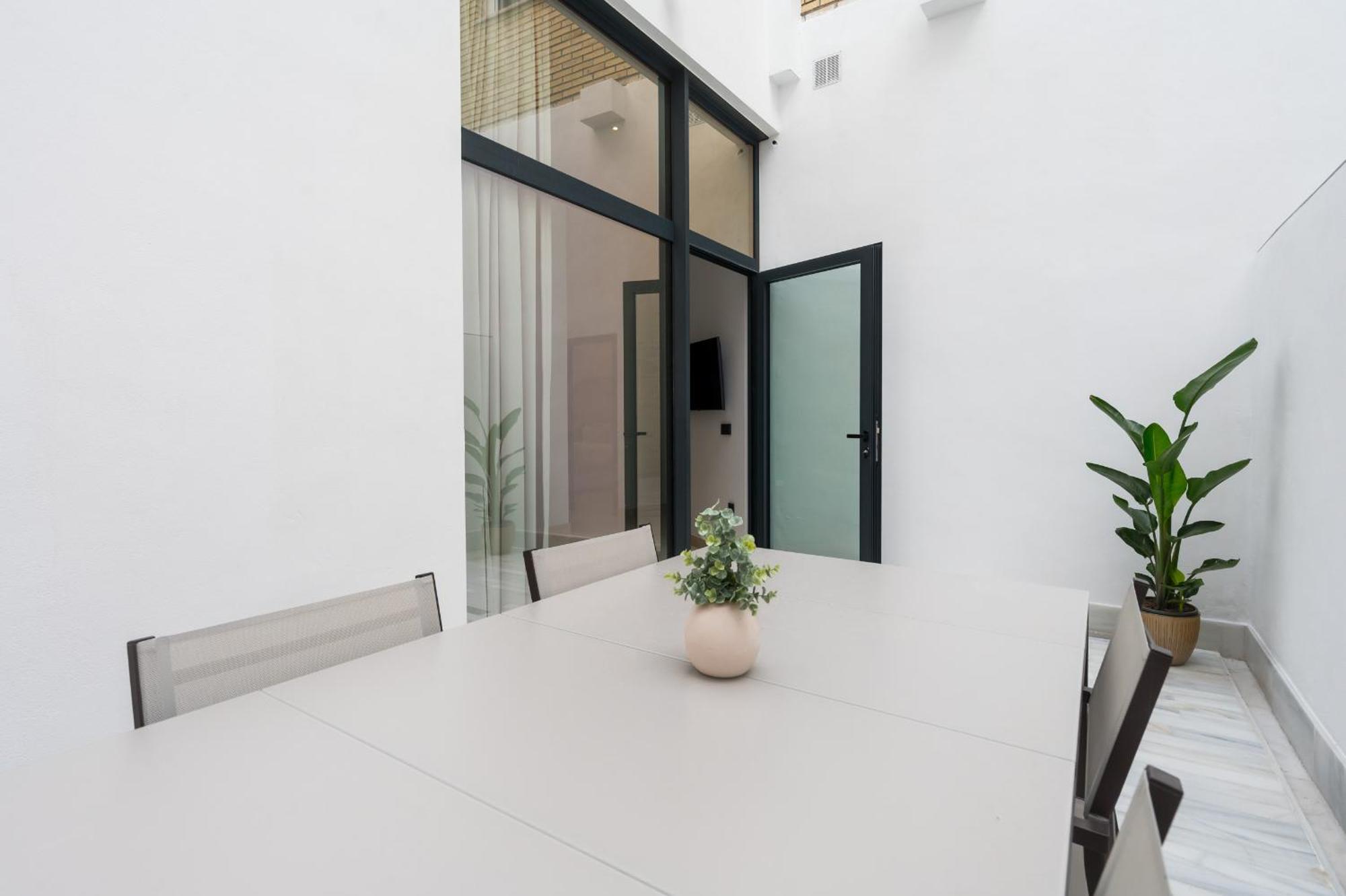 New Design Apartment - Private Patio - Gallos 2 세비야 외부 사진